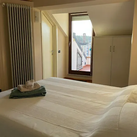 La Casetta Sui Tetti Apartment *